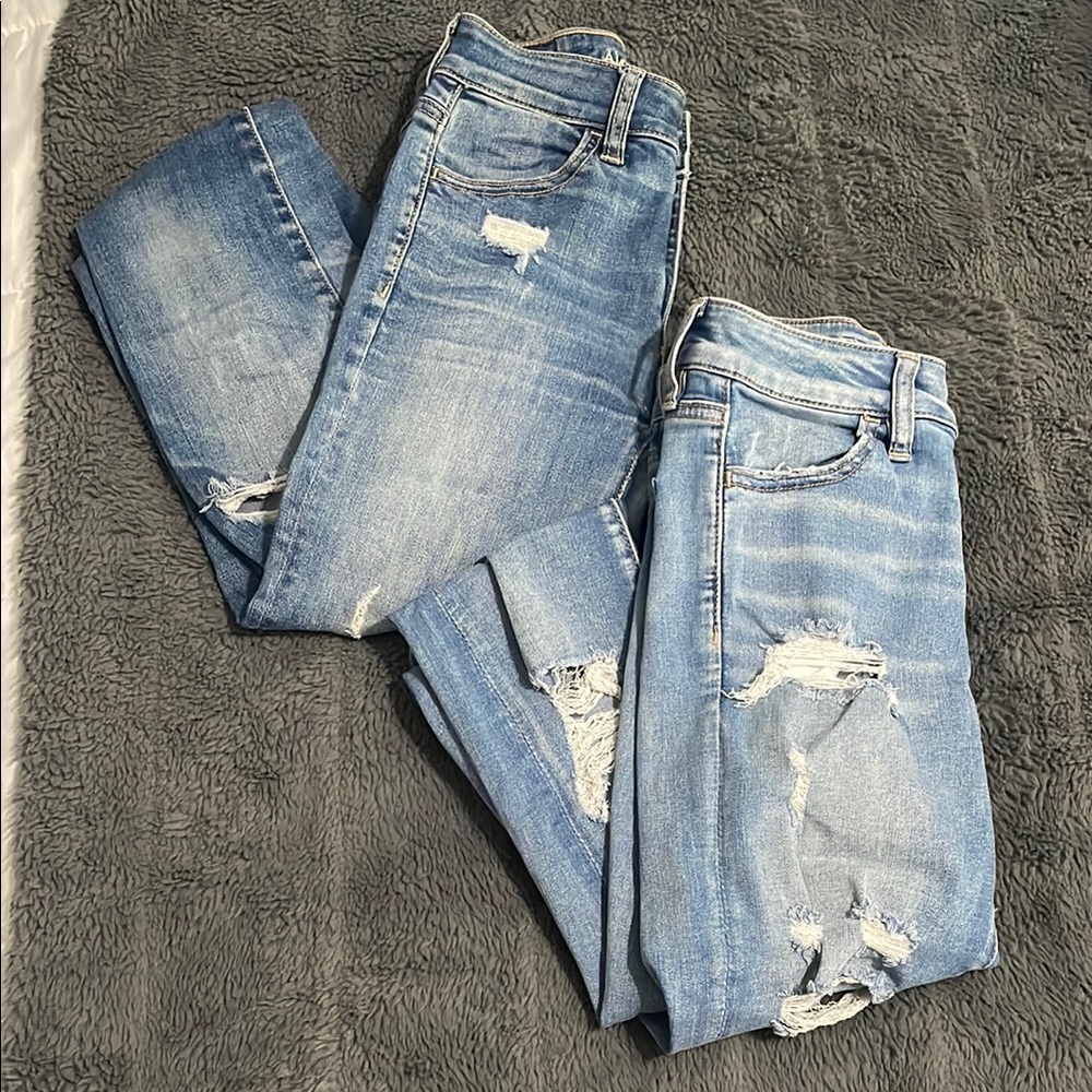 Light Wash Distressed Women’s Jeans